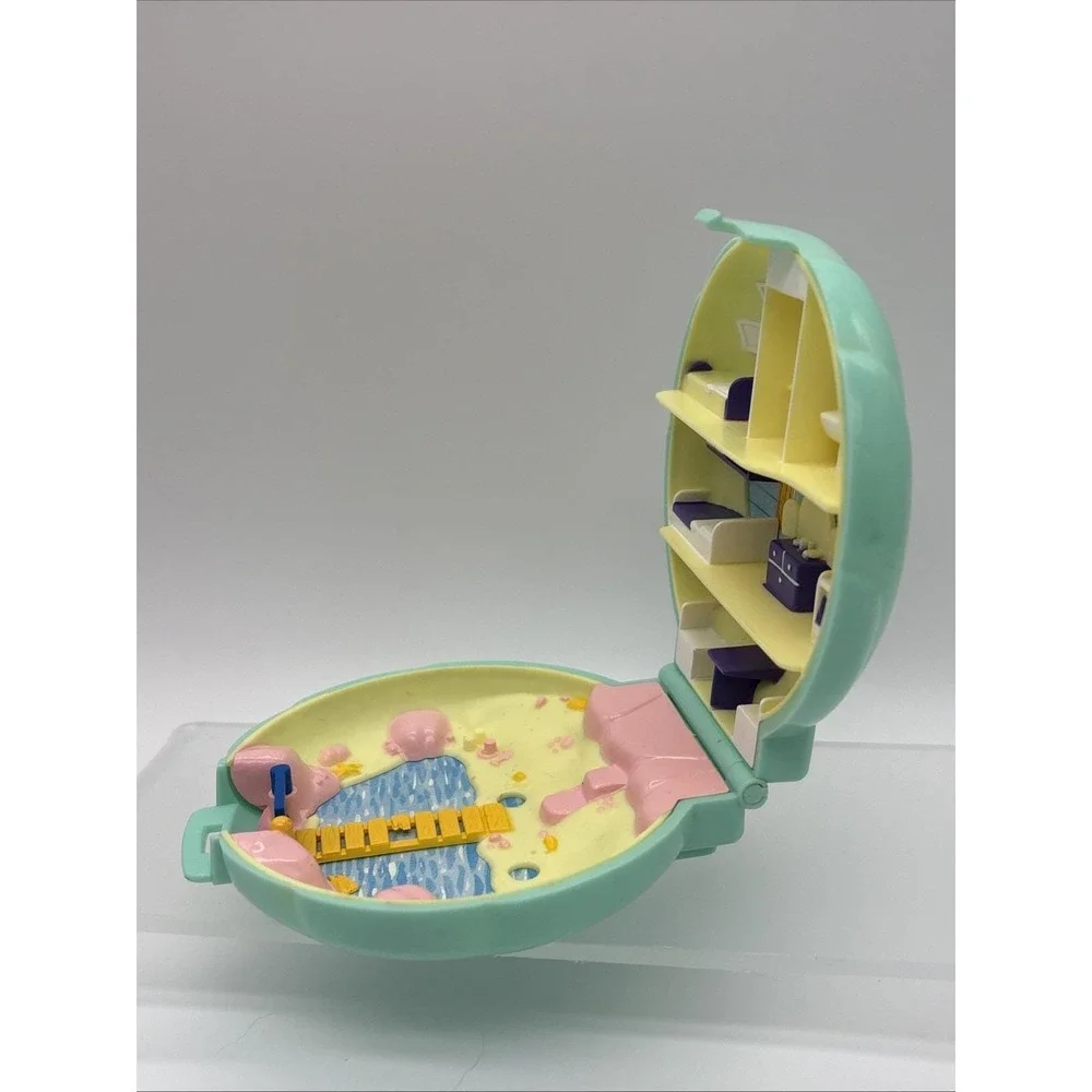 Polly Pocket 1989 Polly's Beach House Bluebird Toys Case Only No Dolls